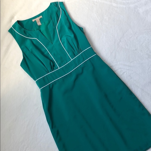 Banana Republic Factory Dresses & Skirts - Banana Republic green shift dress w white detail